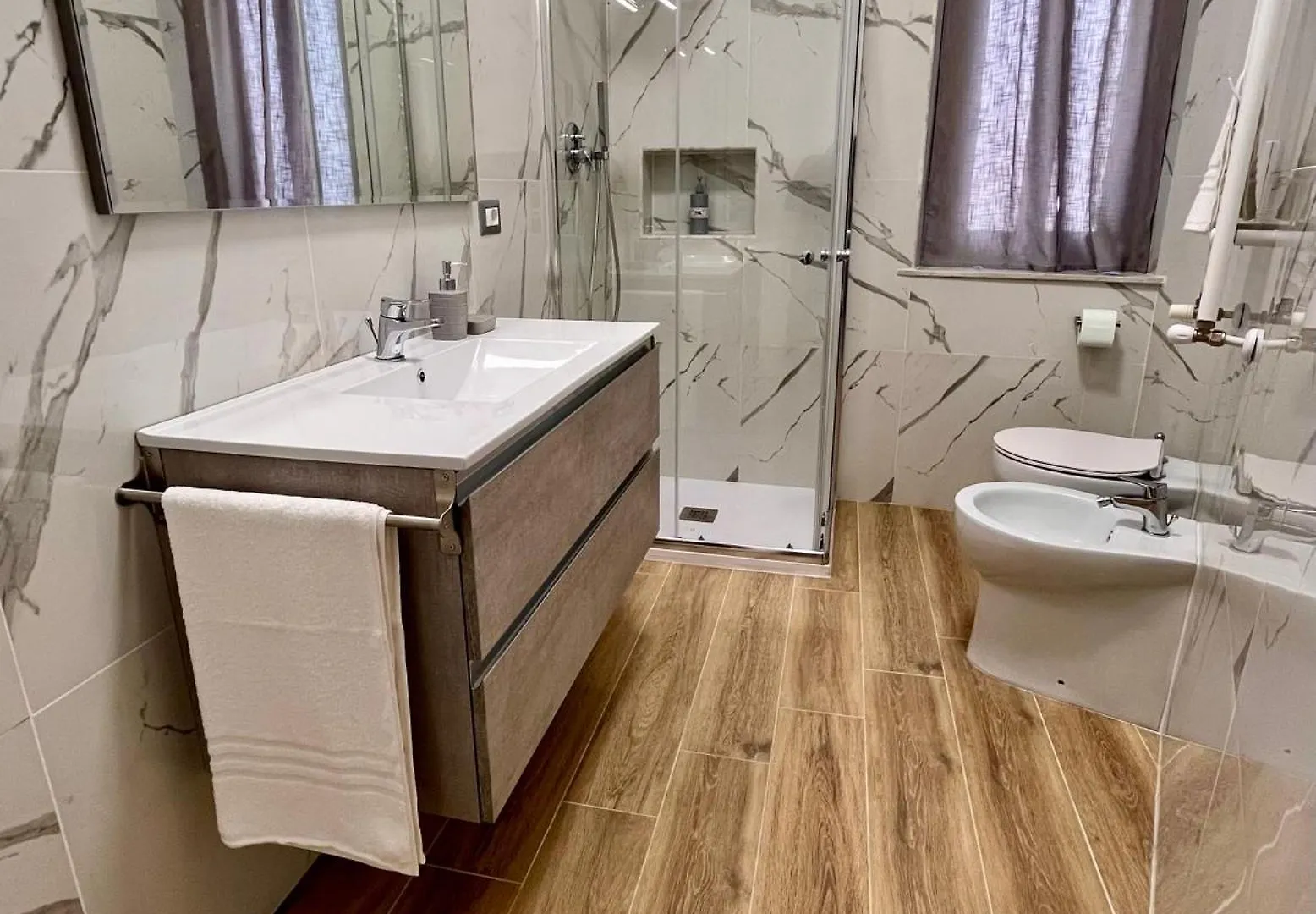 Pyramidhouse Rome - Apartment 100Mq With View - 2Km From The Colosseum 0*,  Italy